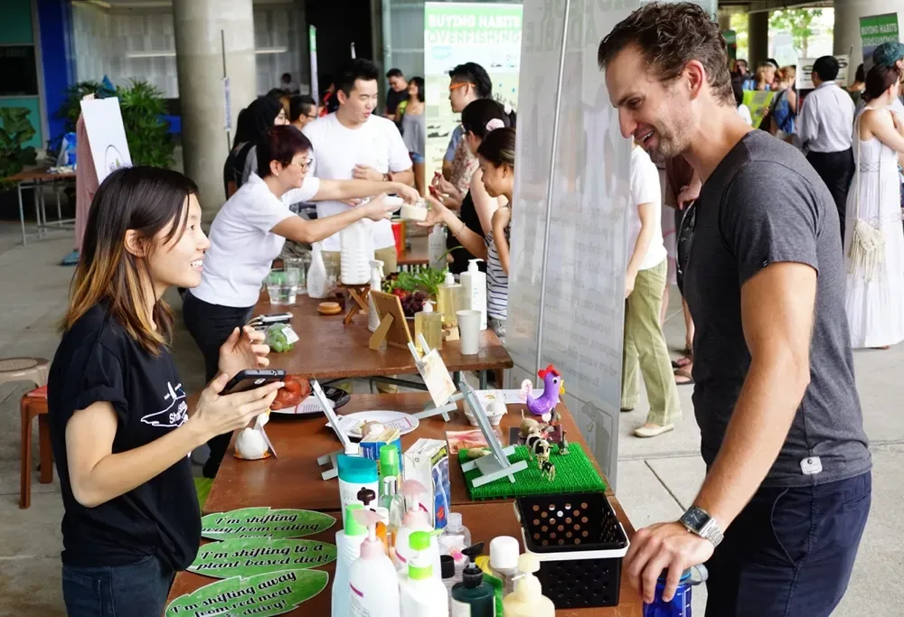 CIS Students Join EarthFest 2015